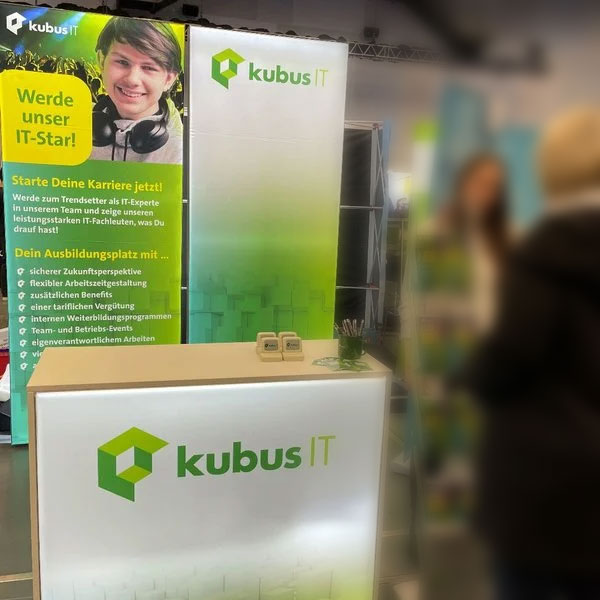 Vorschau Messeausstattung; kubus IT; LED-Displays; LED-Beratungsdesk